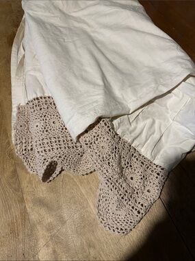 Vintage Handmade Crotchet Lace Bed Skirt